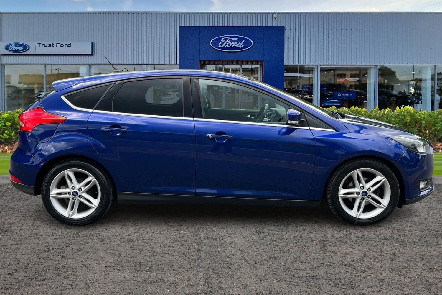 Ford FOCUS Photo 2