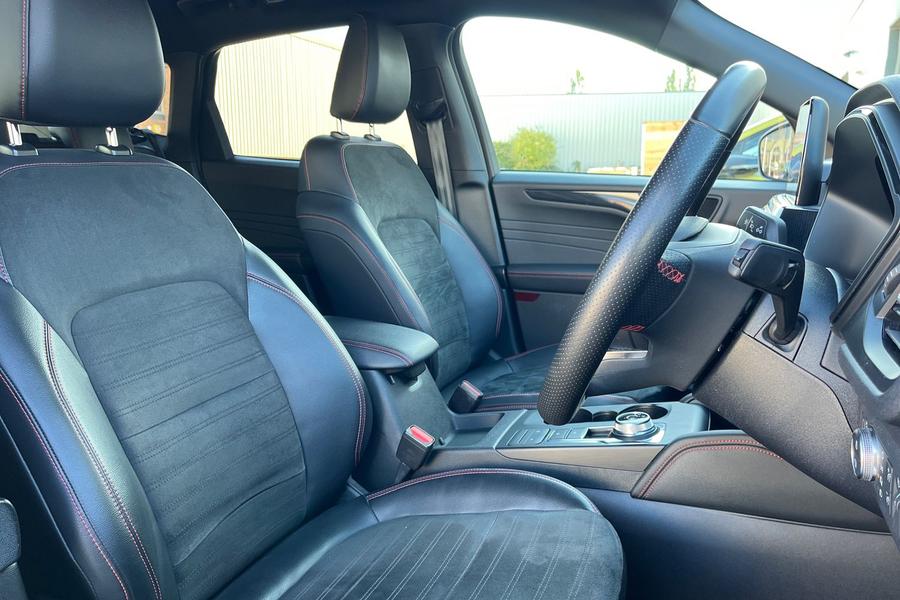 Ford Kuga Photo autoimg-efd4f4e0a89f5d6ab83815806e2e76da3186ef04.jpg