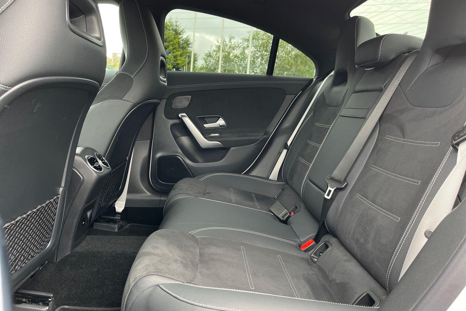 Mercedes-Benz CLA Photo 19