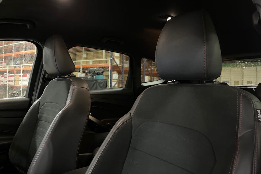 Ford KUGA Photo autoimg-efd5c05bd5ca34b2dd6e26f129fbd577c8ee40fa.jpg