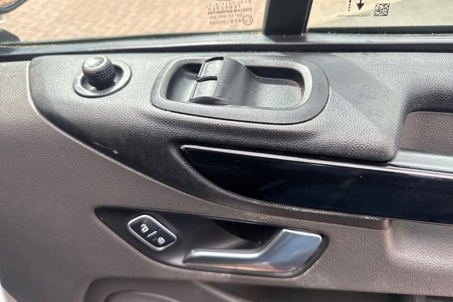 Used FORD TRANSIT CUSTOM BT21UFW 29