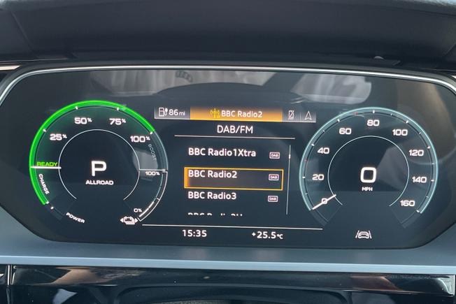 Audi E-TRON Photo 15