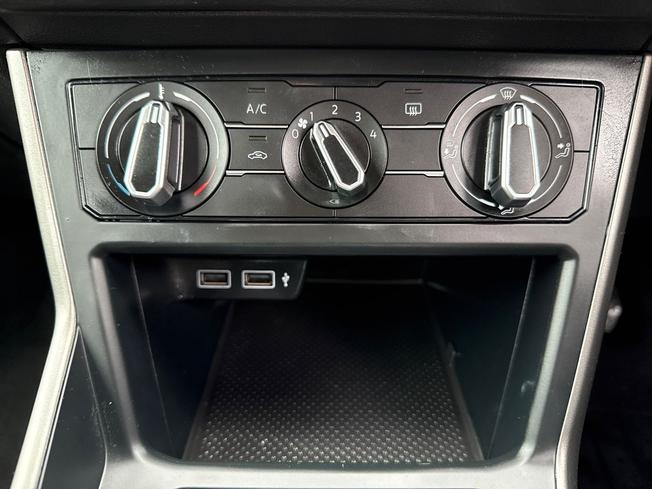 VOLKSWAGEN Polo Photo 35