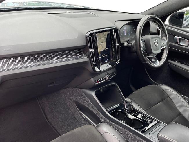 VOLVO Xc40 Photo 2