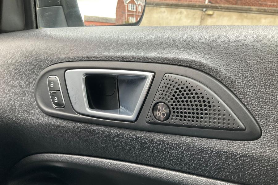Ford ECOSPORT Photo autoimg-efe59ba9589bc427fb5137562505714927b32933.jpg
