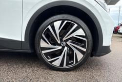 VOLKSWAGEN ID.4 Photo 5