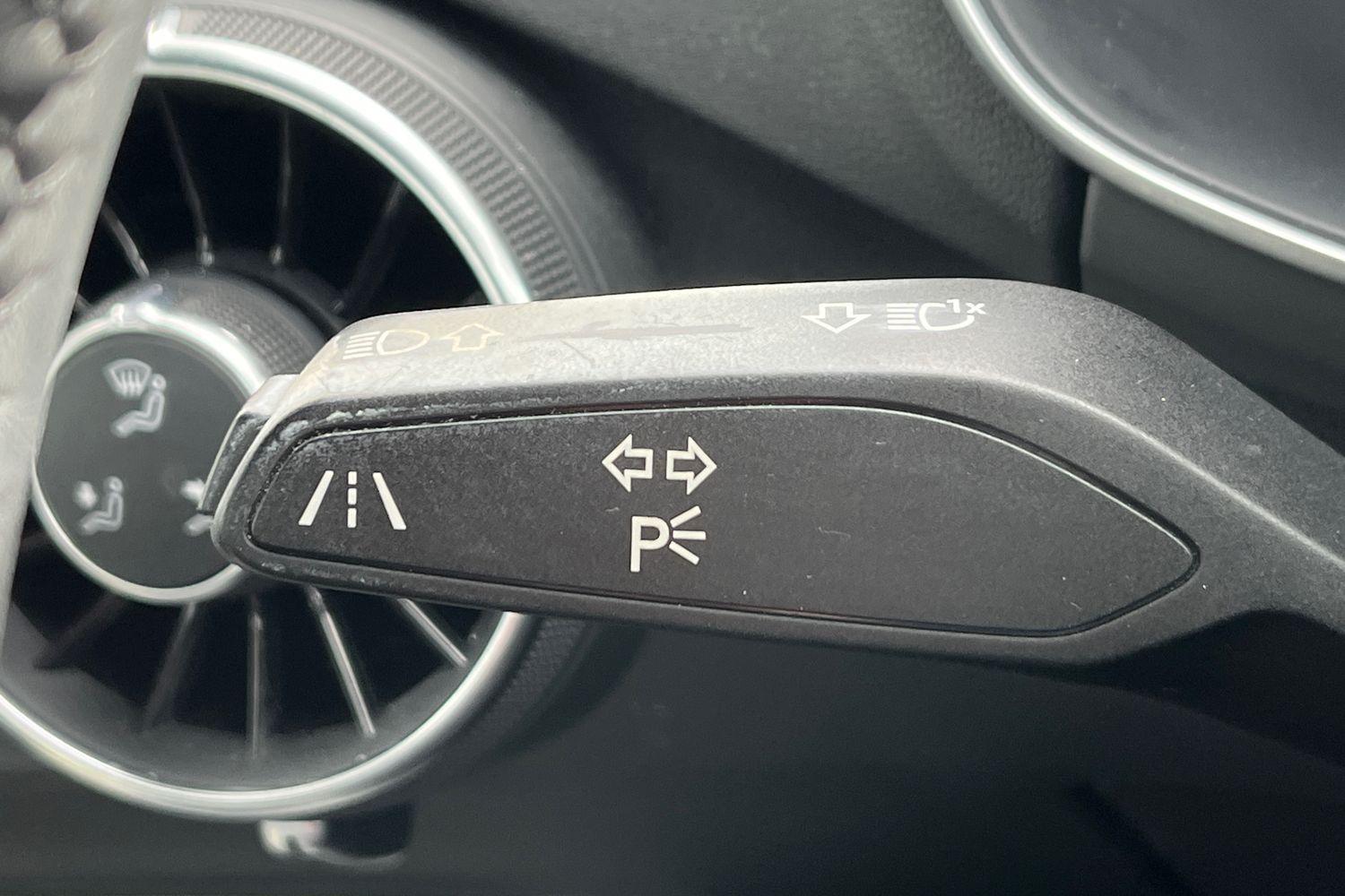 Audi TT Photo 13