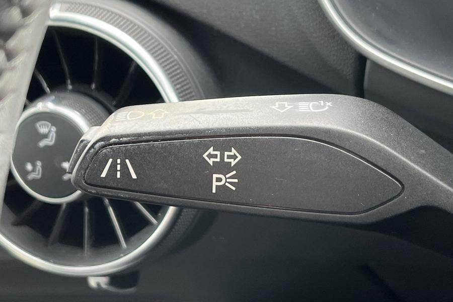 Audi TT Photo autoimg-efe7a0f2a73af927417ee7ac41cf80f03d2adebd.jpg