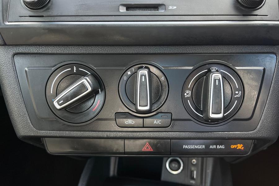 SEAT IBIZA Photo autoimg-efe8fb7afcee64317800c7c24ea8fc604154dc37.jpg