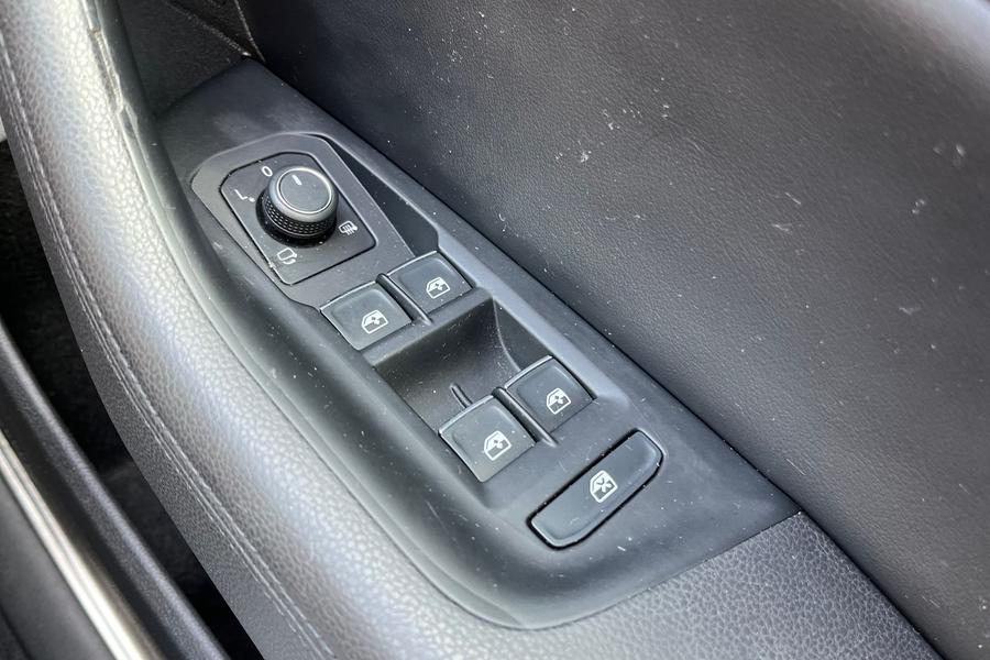 Volkswagen PASSAT Photo autoimg-efed974513013c04c48fc5b19a31944730b92a2b.jpg