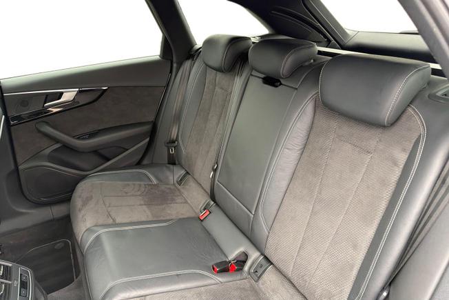AUDI A4 Avant Photo 9