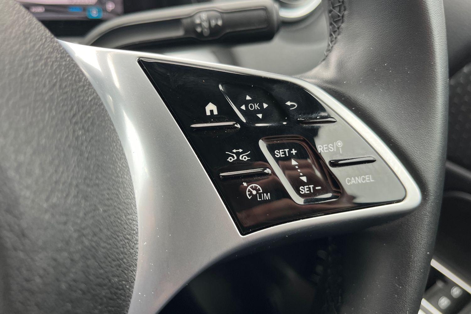 Mercedes-Benz GLB Photo 29