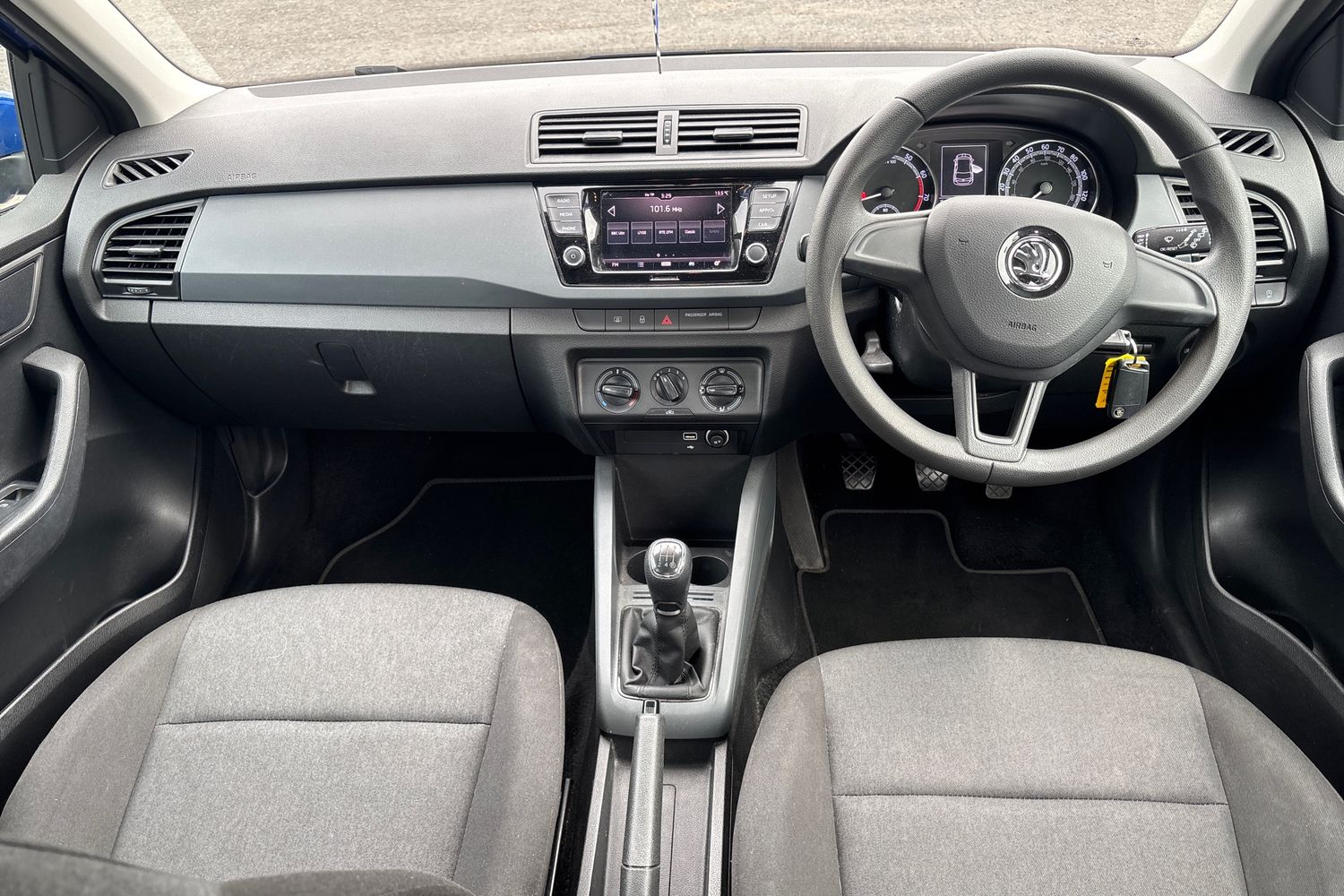 2019 Skoda Fabia 1.0 MPI 60PS S in Blue with 34K - vehicle photo 11 for sale on PureCar
