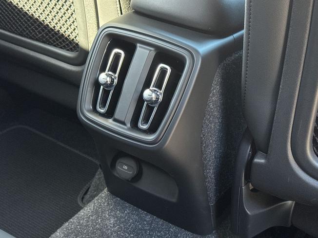 VOLVO Xc40 Photo 37