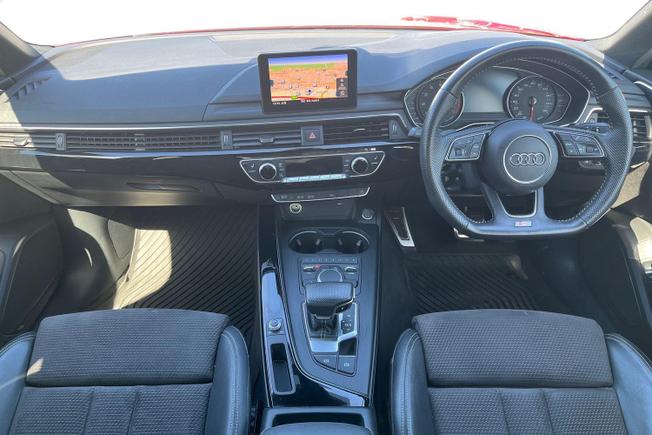 AUDI A4 Photo 10