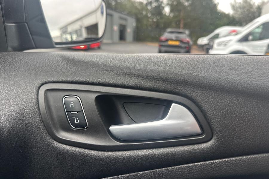 Ford KUGA Photo autoimg-effdd69a54983d8531ecc9fb5eeaaa2e607aa95e.jpg