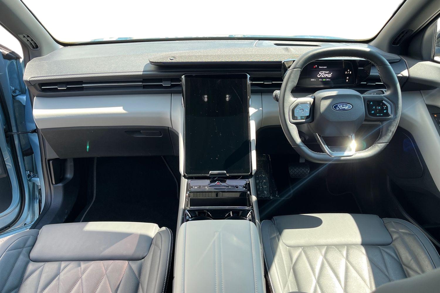 Ford Explorer Photo 9