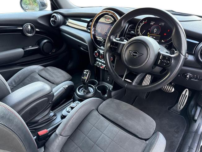 MINI Hatch Photo 6