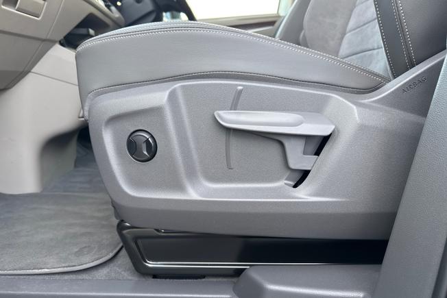 VOLKSWAGEN Multivan Photo 31