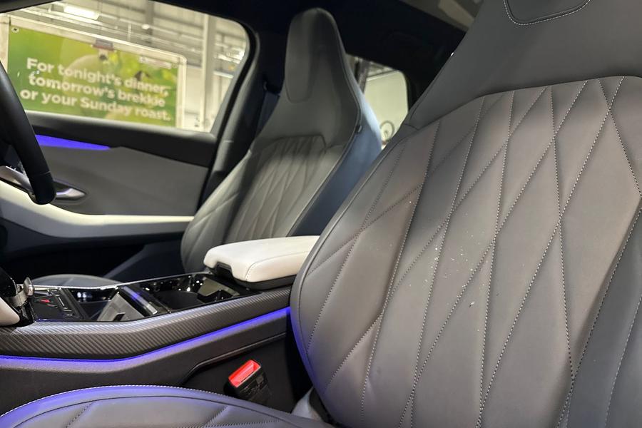 Ford Explorer Photo autoimg-f00548c7f197f89cae654ab33b2e2a7dcb5129e8.jpg