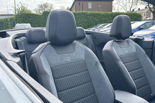 VOLKSWAGEN T-Roc Photo 33