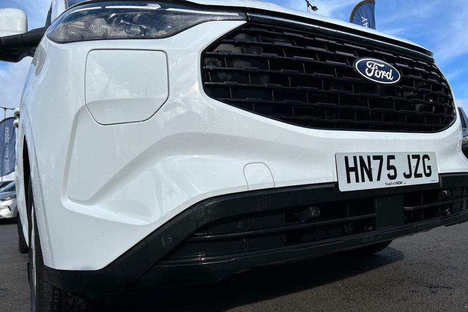 Used FORD TOURNEO CUSTOM HN75JZG 24