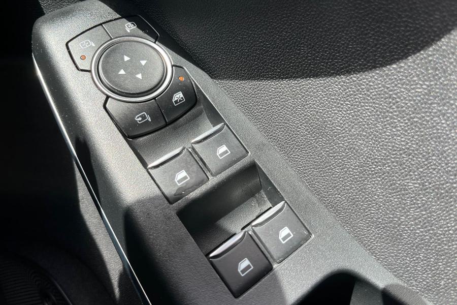 Ford Fiesta Photo autoimg-f00af8ccc27a37e43214d79941a9fa0f67834629.jpg