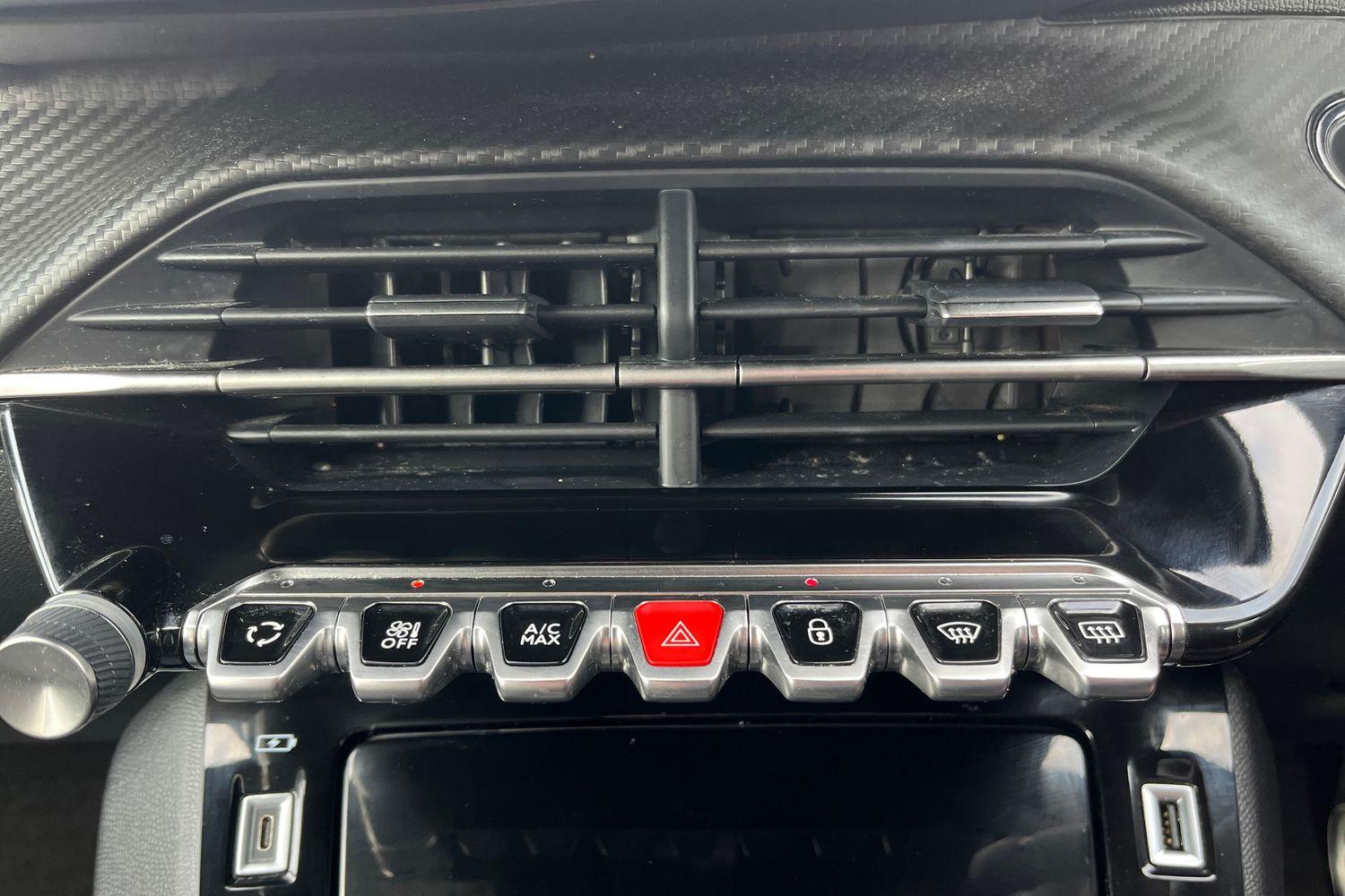 Peugeot 2008 Photo 34