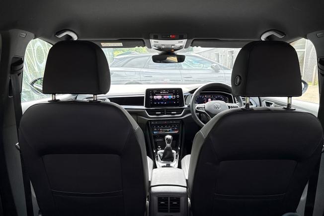VOLKSWAGEN T-Roc Photo 28