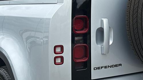 Land Rover Defender Photo autoimg-f00ee2da8c64b1bc364125d1ef99440c7270b54c.jpg