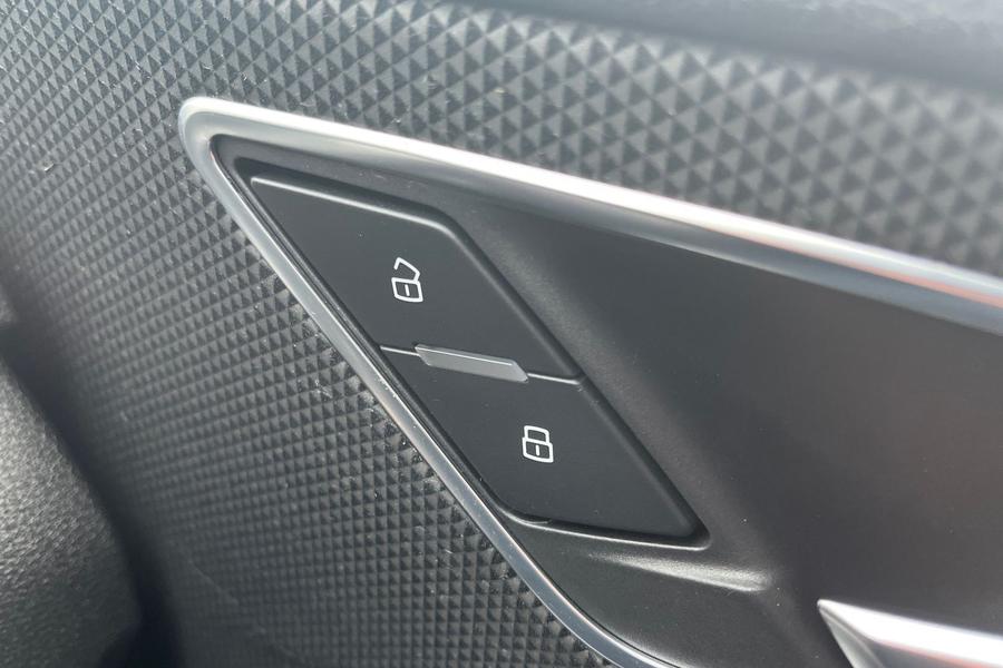 Audi Q2 Photo autoimg-f0122ebf191a7fa2f048e441efcfd56ad373fdbc.jpg
