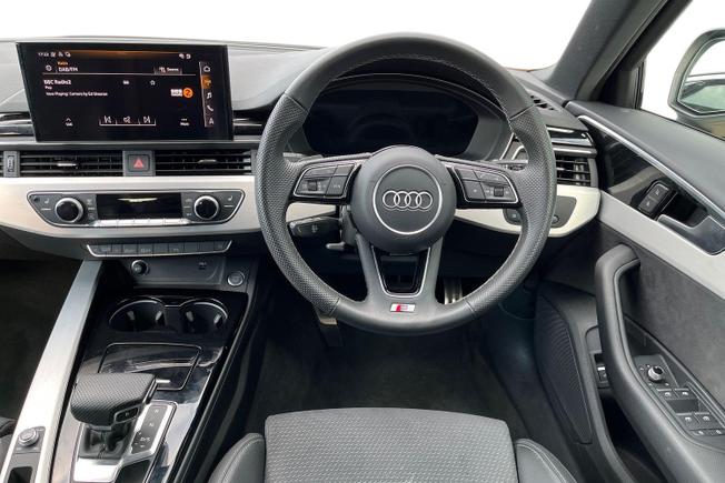 AUDI A4 Avant Photo 11