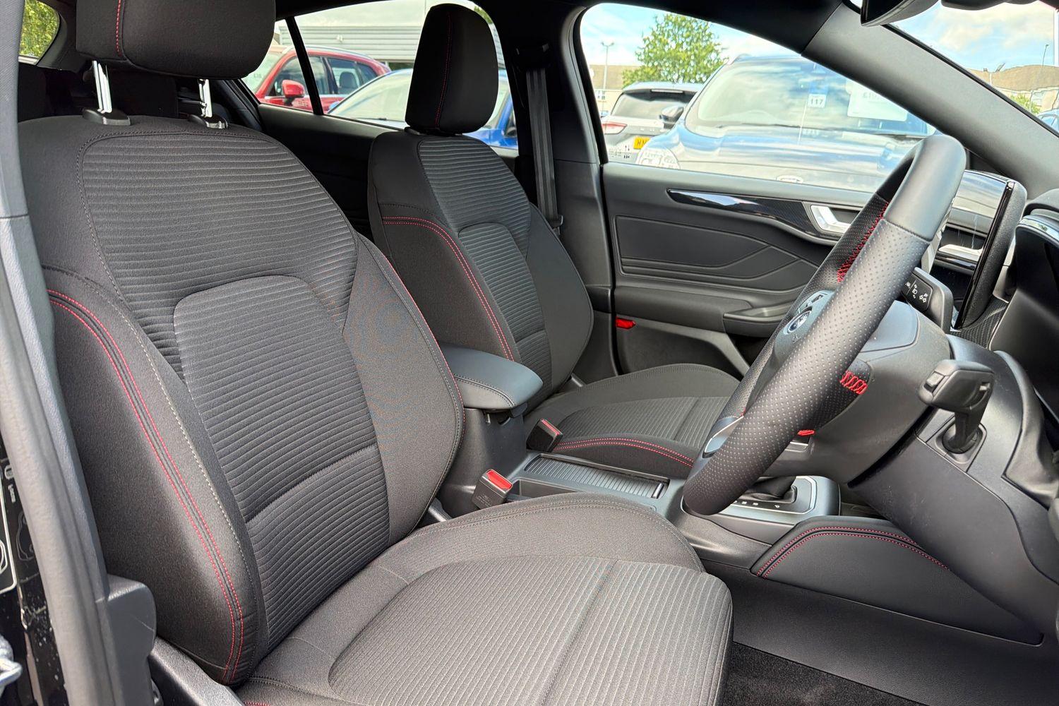 Ford FOCUS Photo 16
