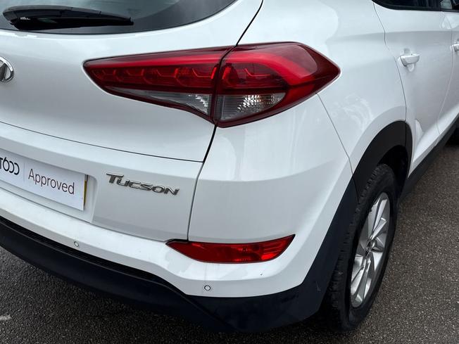HYUNDAI TUCSON Photo 18