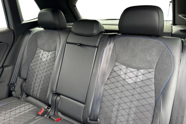 VOLKSWAGEN Tiguan Photo 9