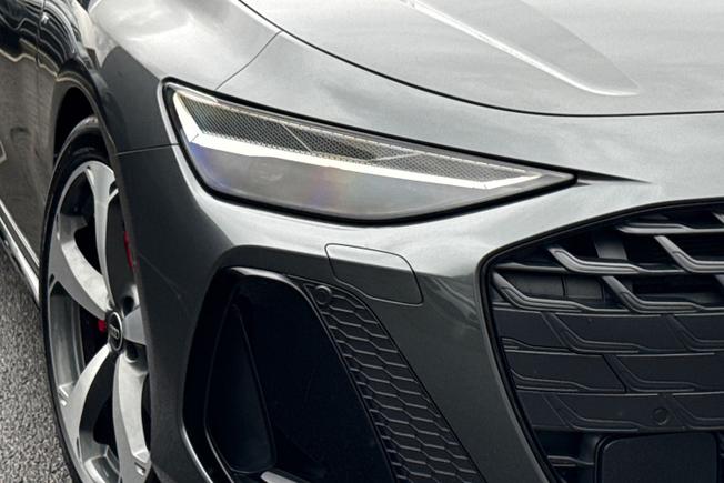AUDI A6 Saloon Photo 19
