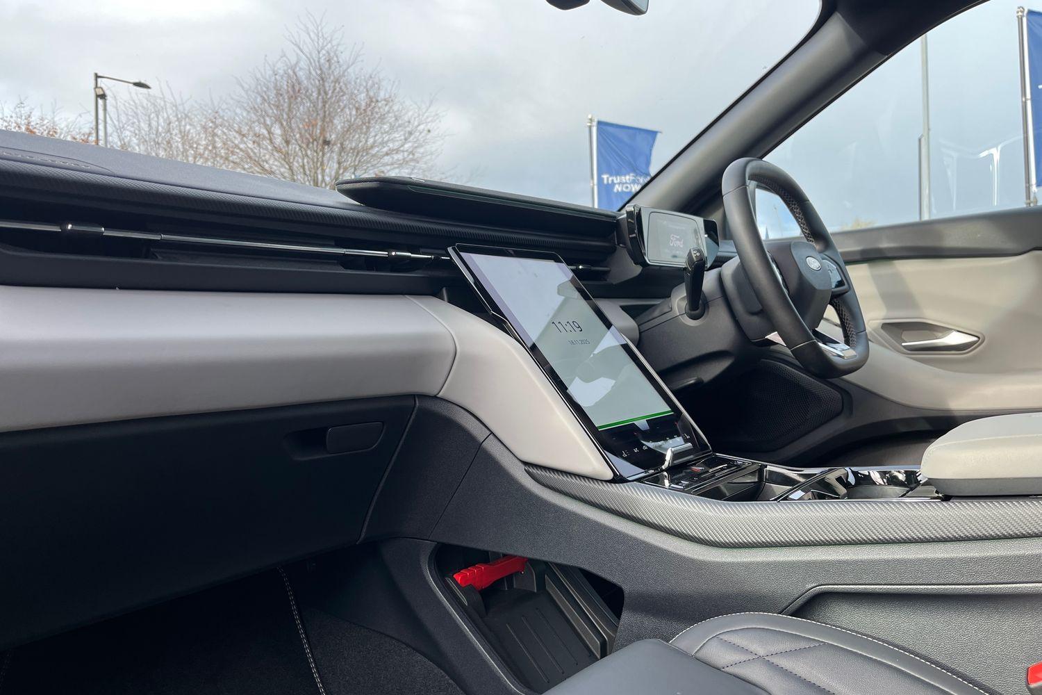 Ford Explorer Photo 17