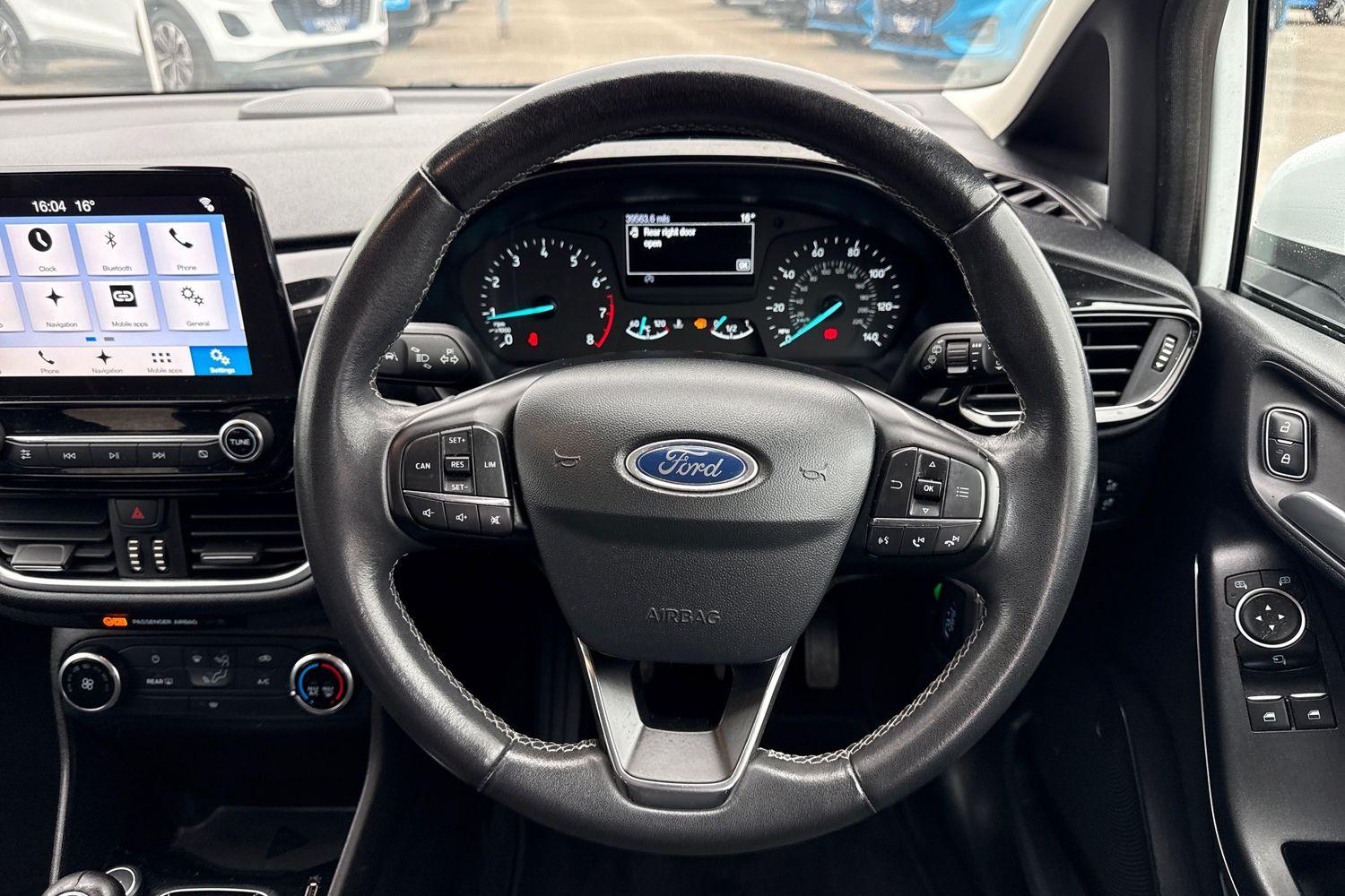 Ford FIESTA Photo 11