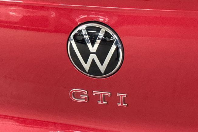VOLKSWAGEN Golf Photo 35