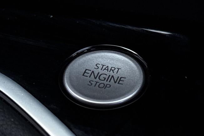 VOLKSWAGEN Golf Photo 23