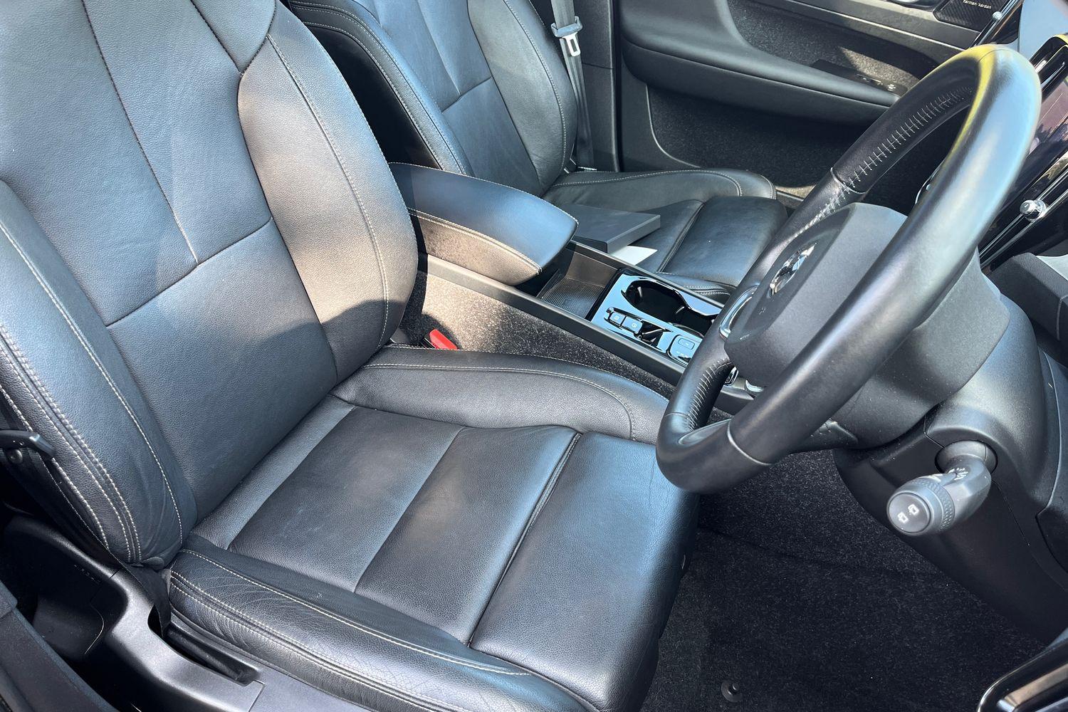 Volvo XC40 Photo 16