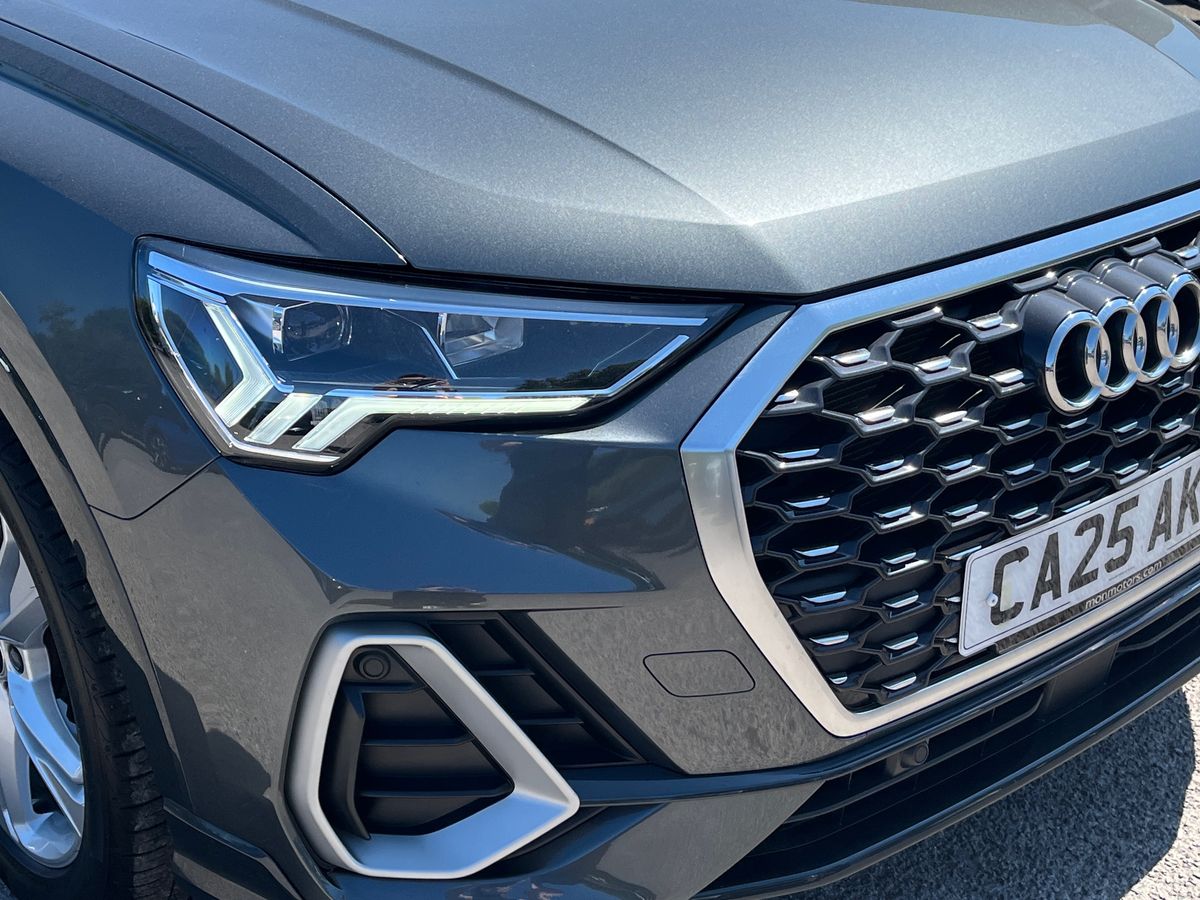 Audi Q3 Photo 17