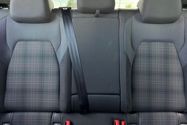VOLKSWAGEN Golf Photo 40