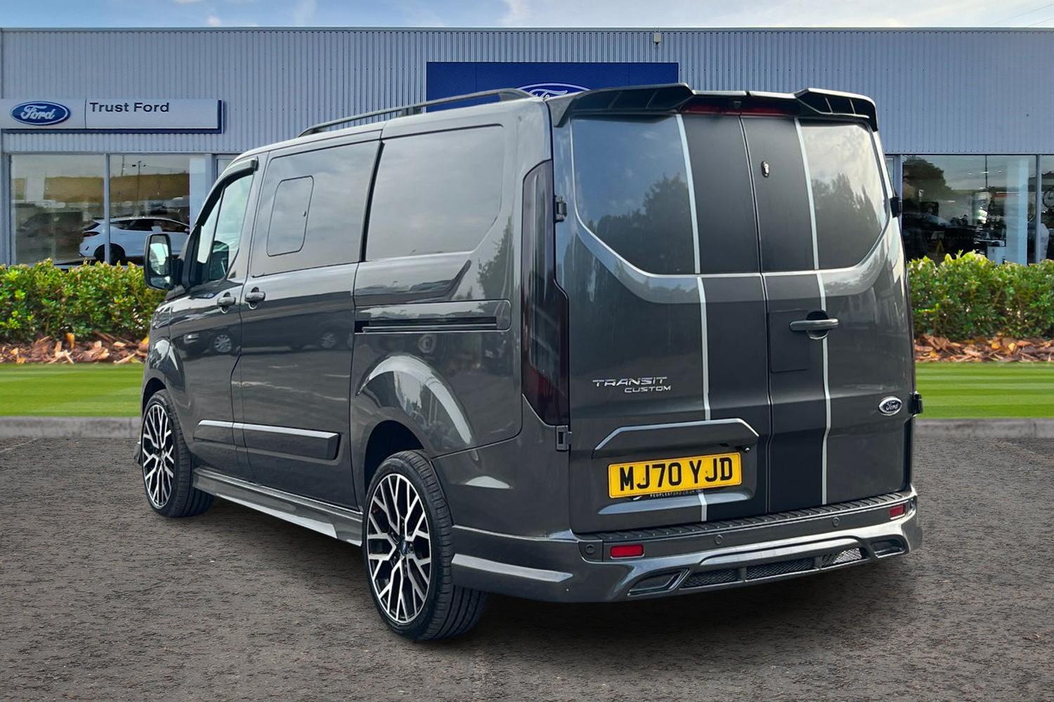 Ford TRANSIT CUSTOM Photo 1