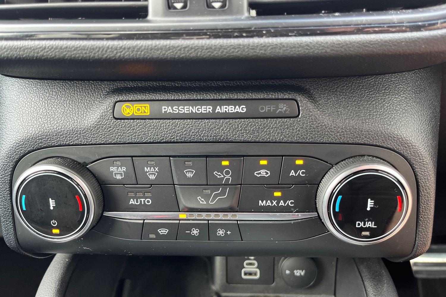 Ford KUGA Photo 33