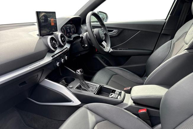 AUDI Q2 Photo 2