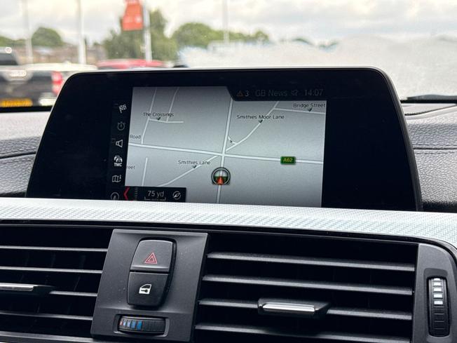 BMW 3 Series Photo 14