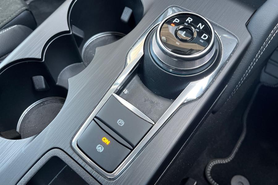 Ford Kuga Photo autoimg-f03ba12f3f261bb8305853fcc979d5b3a70847b7.jpg