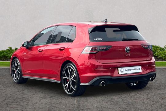 Volkswagen Golf Photo autoimg-f03cea05d776e8b4a3b3b957ef5f93abb8d470d9.jpg