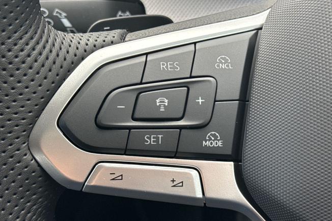 VOLKSWAGEN Golf Photo 16